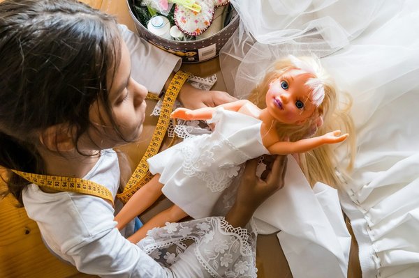 Comment organiser un atelier de fabrication de bijoux en perles pour débutants ?